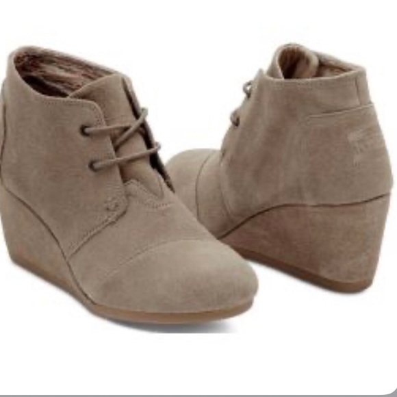 Toms Desert Kala Suede Taupe Lace up Booties - Picture 2 of 8